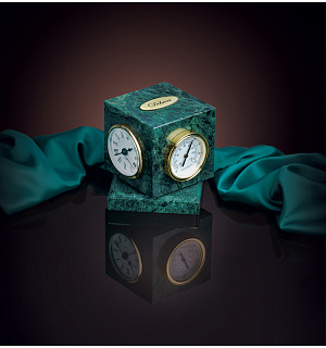 Куб вращающийся Delucci с часами, термометром, гигрометром, зеленый мрамор