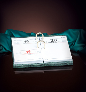 Подставка под перекидной календарь Delucci, зеленый мрамор
